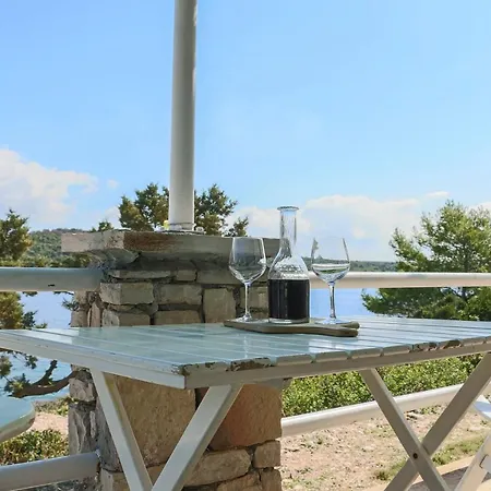 بيت للعطل Seafront House Solta *