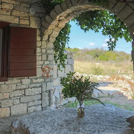 Seafront House Solta بيت للعطل *